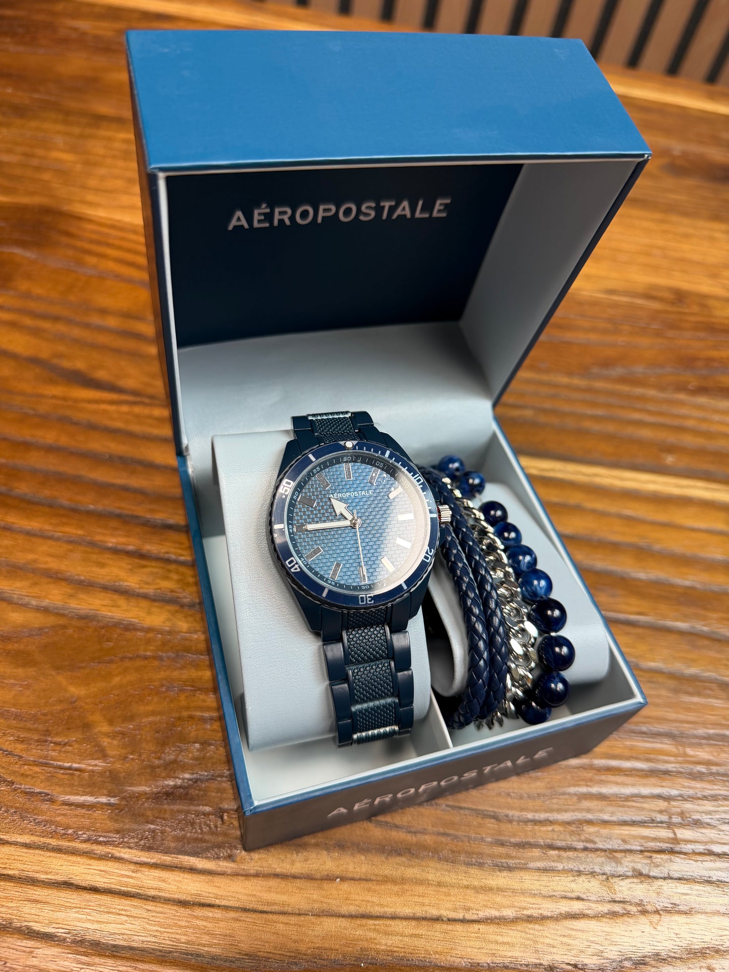 Aeropostale Navy Blue Watch & Bracelet Gift Set – Men’s Fashion Timepiece